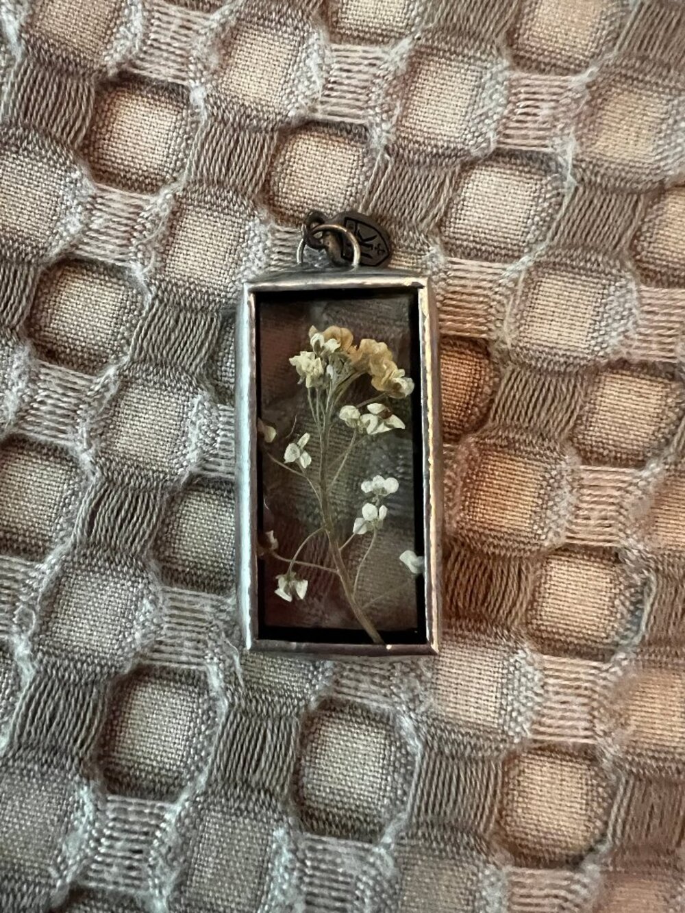Jewel Kade Necklace Charm, clear with dried flowers
